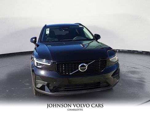 New 2026 Volvo XC40 B5 Core w/ Climate Package image 7