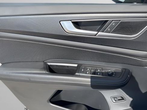 Used 2024 Volkswagen Atlas Cross Sport SEL R-Line image 8