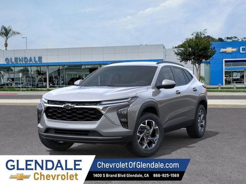 New 2026 Chevrolet Trax LT w/ Driver Confidence Package image 6