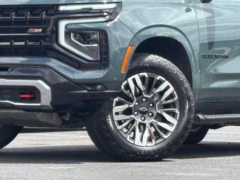 Used 2025 Chevrolet Suburban Z71 w/ Z71 Off-Road Package image 2