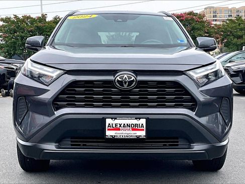 Used 2024 Toyota RAV4 XLE FWD image 3