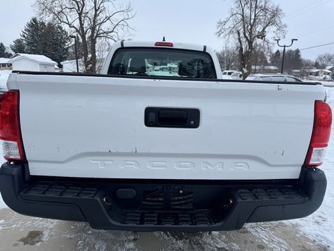 Used 2016 Toyota Tacoma SR image 6
