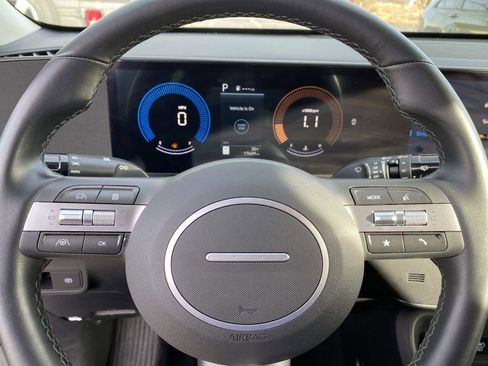 Used 2025 Hyundai Kona SEL image 17