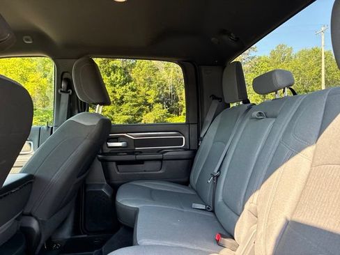 Used 2024 RAM 2500 Big Horn AWD/4WD image 24