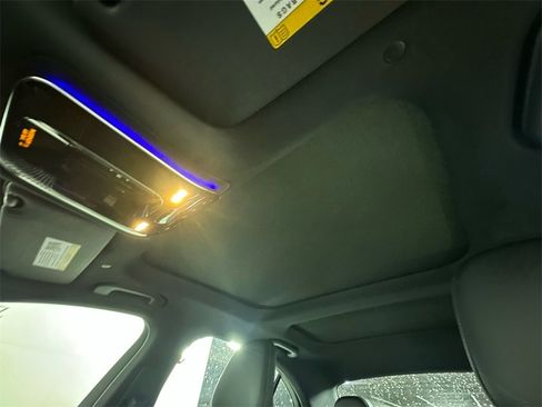 Used 2025 Mercedes-Benz C 300 Sedan image 33