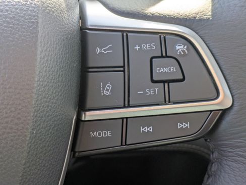 New 2026 Toyota Sienna XLE FWD image 29