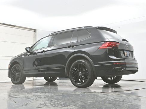 Used 2022 Volkswagen Tiguan SE R-Line AWD/4WD image 30