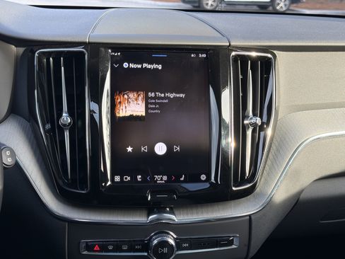 Certified 2025 Volvo XC60 B5 Plus image 15