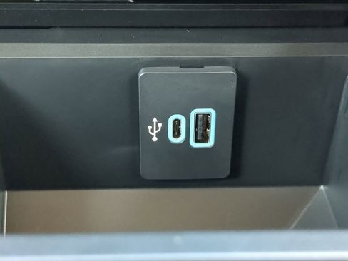 Used 2025 Ford F450 Platinum w/ Platinum Plus Package image 21