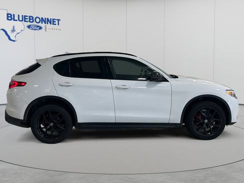 Used 2020 Alfa Romeo Stelvio w/ Nero Edizione RWD image 4