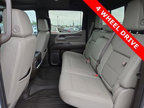 Used 2023 GMC Sierra 1500 SLT w/ SLT Premium Plus Package AWD/4WD image 10