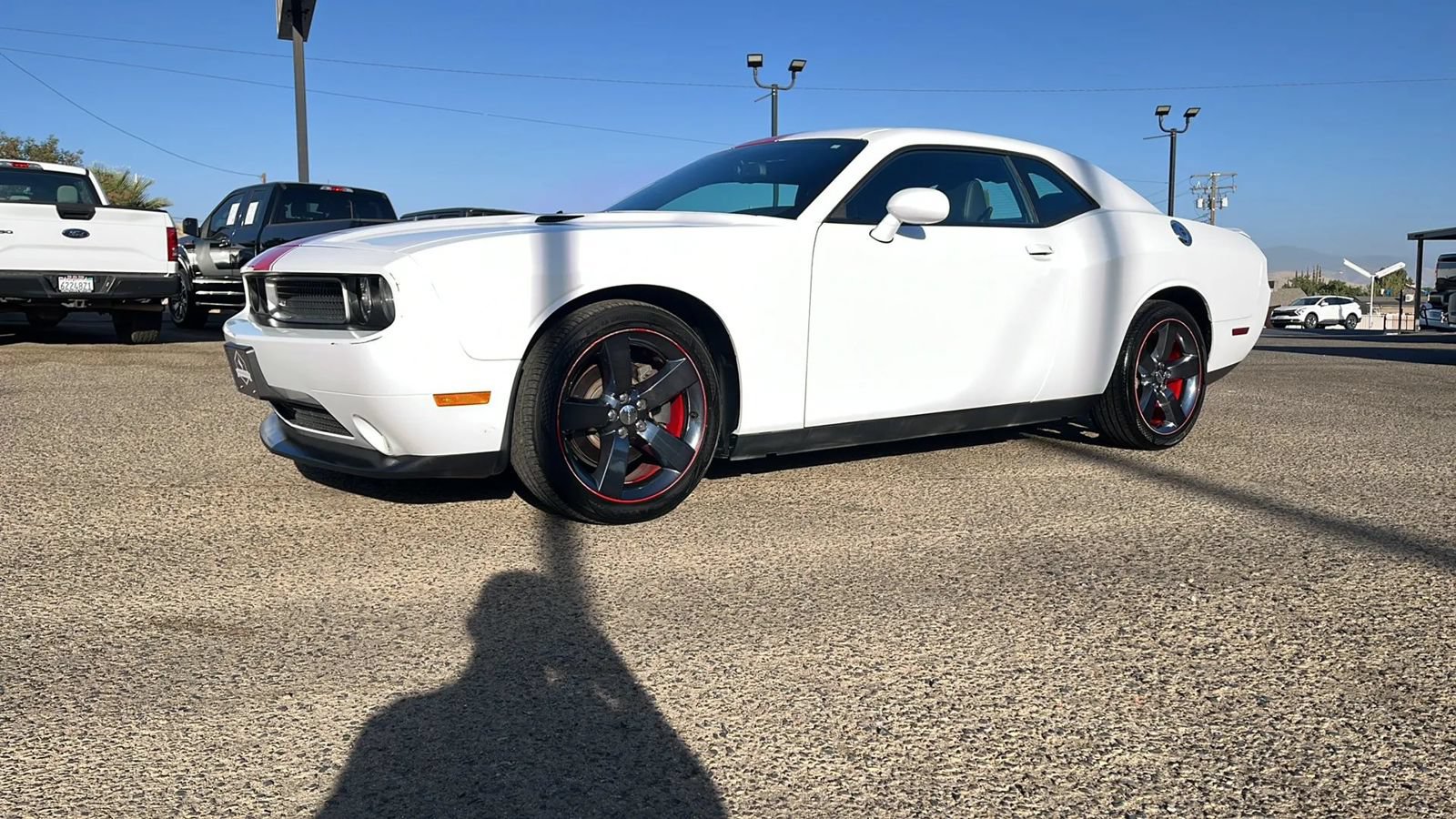 Used 2013 Dodge Challenger SXT RWD image 1