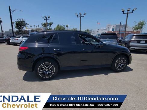 Used 2025 Mercedes-Benz GLC 300 image 8