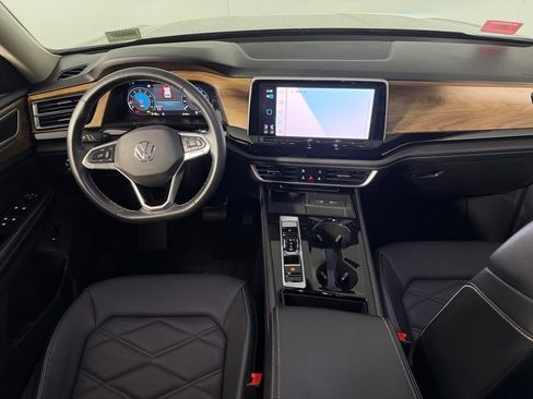 Used 2024 Volkswagen Atlas SE FWD image 13