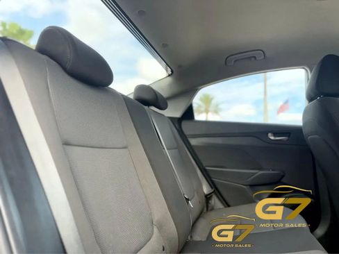 Used 2019 Hyundai Accent SE w/ Cargo Package FWD image 13