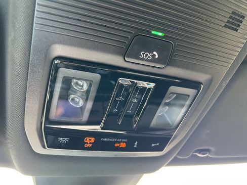 Used 2025 Volkswagen Atlas Cross Sport SEL image 35