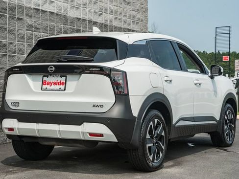 Used 2025 Nissan Kicks SV AWD/4WD image 6