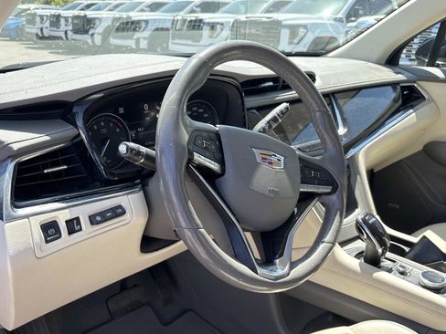 Used 2021 Cadillac XT6 Premium Luxury image 18