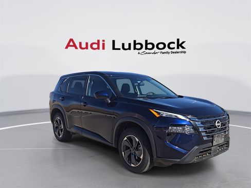 Used 2024 Nissan Rogue SV image 2