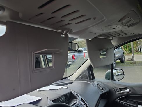 Used 2016 Ford Transit Connect XLT image 12