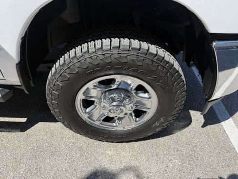 Used 2019 RAM 3500 Tradesman w/ Chrome Appearance Group AWD/4WD image 15