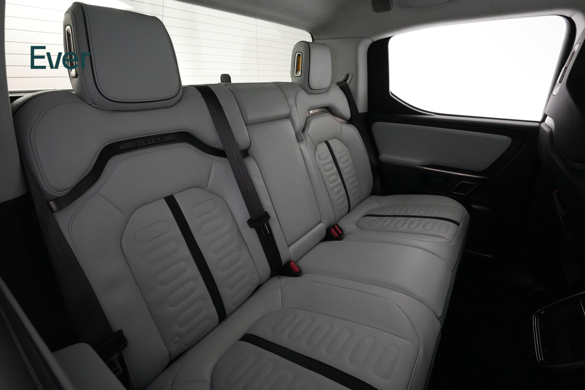 Used 2022 Rivian R1T Adventure AWD/4WD image 5