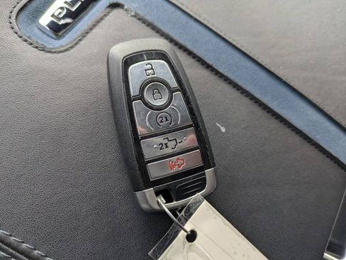 Used 2025 Ford F150 Platinum w/ FX4 Off-Road Package image 31