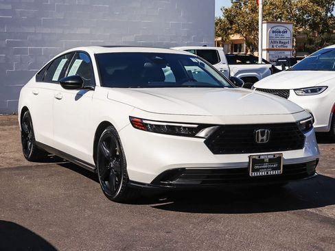 Used 2023 Honda Accord Sport image 3