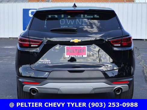Used 2023 Chevrolet Blazer LT w/ Driver Confidence Package FWD image 5
