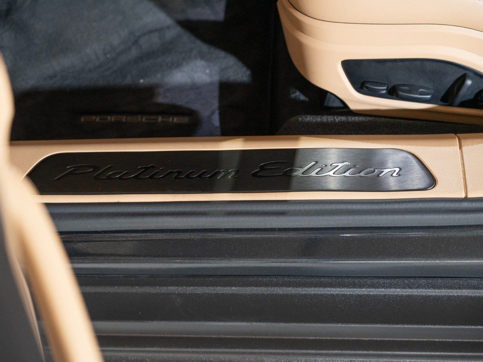 Certified 2023 Porsche Panamera Platinum Edition RWD image 12