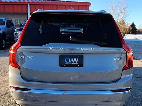 Used 2025 Volvo XC90 B5 Core image 11
