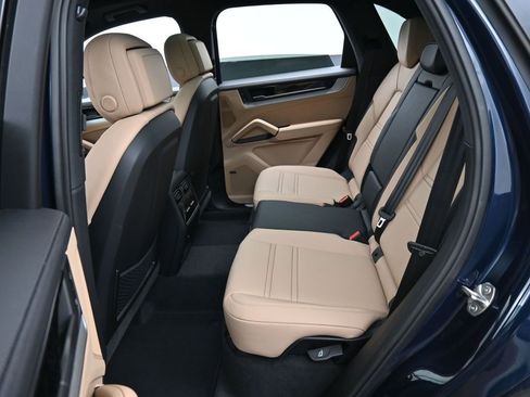 New 2026 Porsche Cayenne S image 25