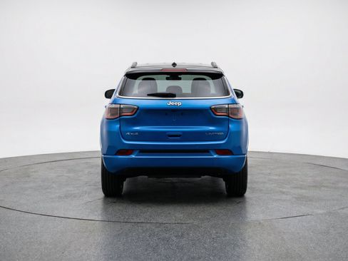 Used 2025 Jeep Compass Limited AWD/4WD image 7