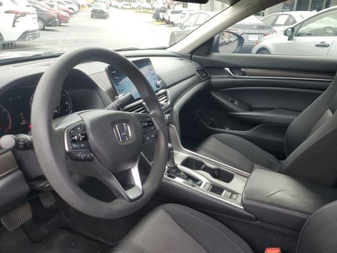 Used 2018 Honda Accord EX image 18