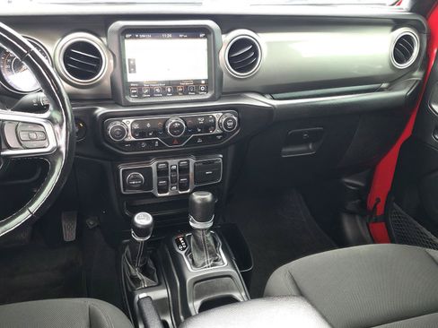 Used 2020 Jeep Gladiator Overland AWD/4WD image 12