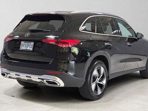 Used 2023 Mercedes-Benz GLC 300 4MATIC image 3