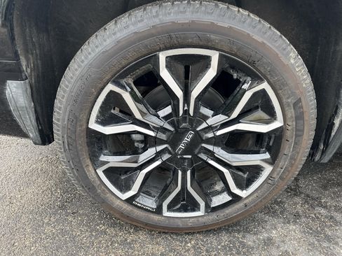 Used 2025 GMC Sierra EV Denali AWD/4WD image 8