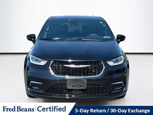 Used 2025 Chrysler Pacifica Select FWD image 2