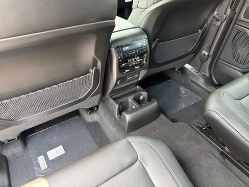 New 2026 Jeep Grand Cherokee L Limited w/ MOPAR Finishing Package AWD/4WD image 8