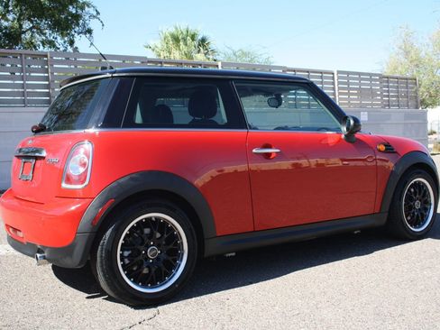Used 2011 MINI Cooper Hardtop FWD image 3