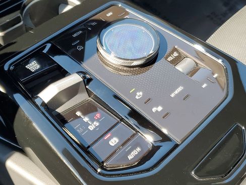 Used 2025 BMW 530i image 31