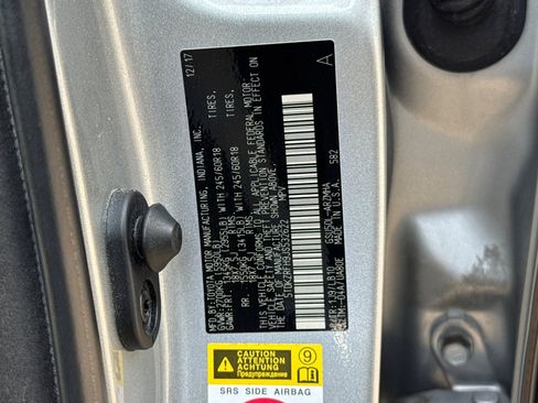 Used 2018 Toyota Highlander XLE FWD image 28