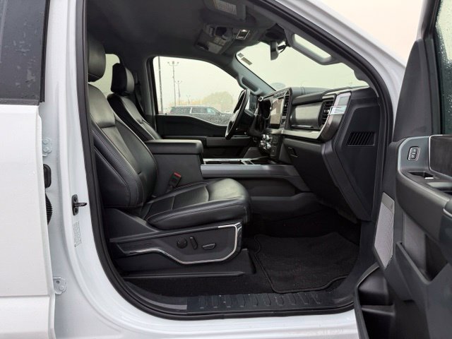 Used 2024 Ford F350 Lariat w/ Black Appearance Package AWD/4WD image 12