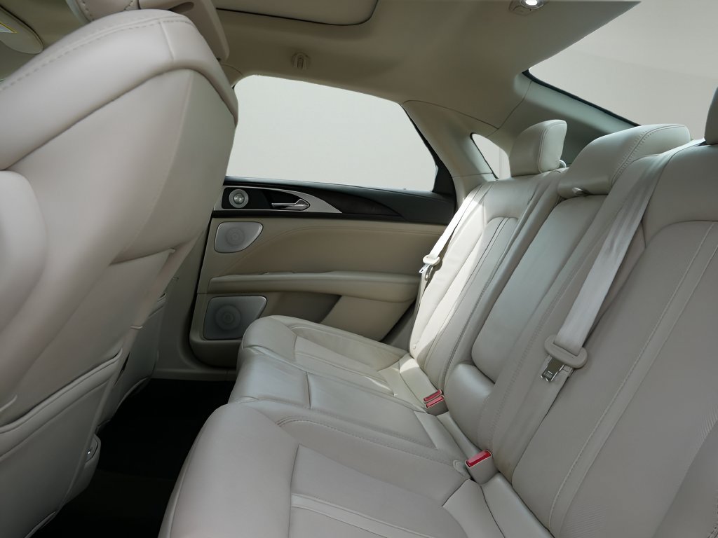Used 2019 Lincoln MKZ Reserve w/ Luxury Package FWD image 11
