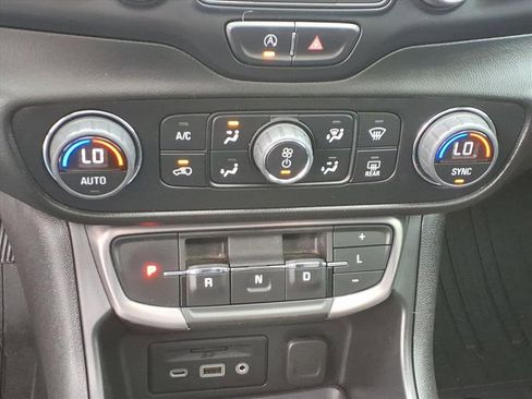 Certified 2022 GMC Terrain AT4 w/ Infotainment Package II image 19