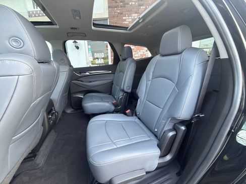 Used 2019 Buick Enclave Essence AWD/4WD image 15