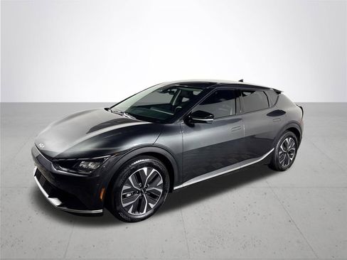 Certified 2024 Kia EV6 Light AWD/4WD image 2