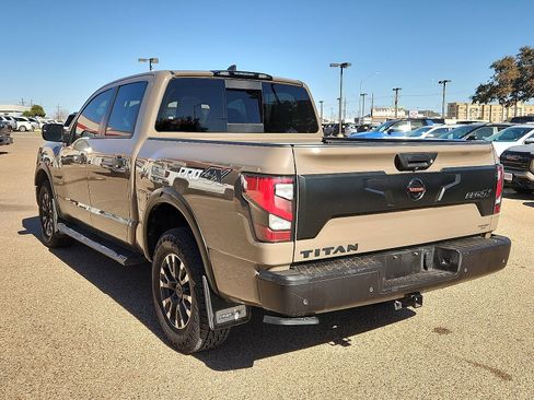 Used 2022 Nissan Titan PRO-4X w/ Pro-4x Convenience Package image 3