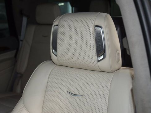 Used 2023 Cadillac Escalade Premium Luxury Platinum image 41