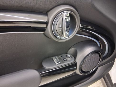 Used 2024 MINI Cooper 2-Door Hardtop FWD image 11